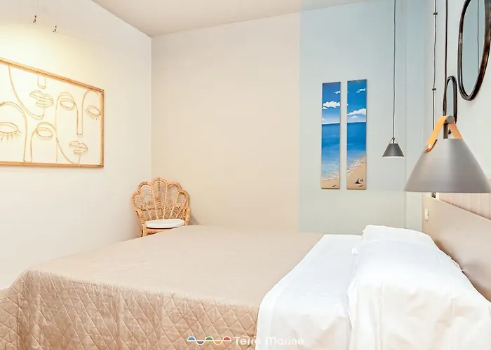 Torre Scola, Terre Marine